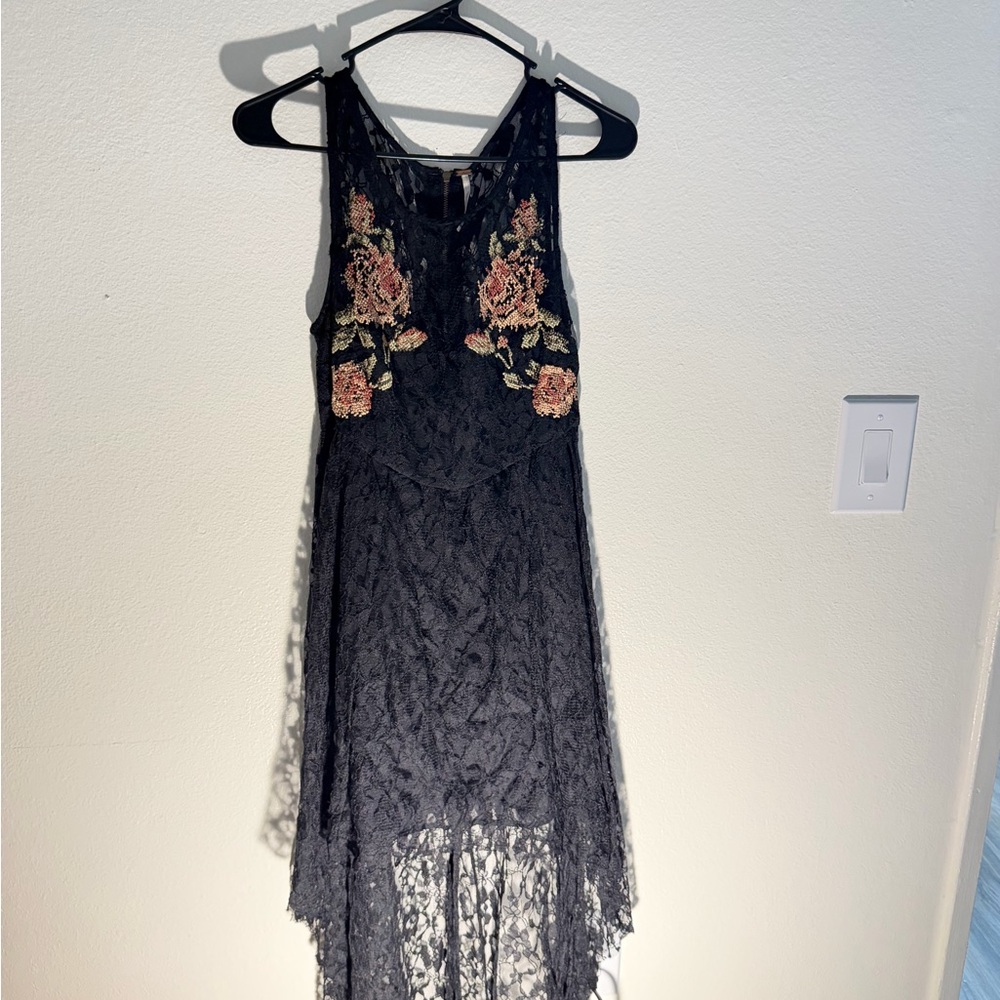 Free People high-Low Black Lace Dress with Floral Embroidery small